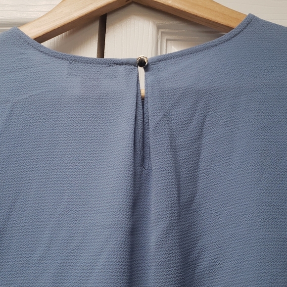 Vince Camuto Top w/ Side Tie - Picture 5 of 9